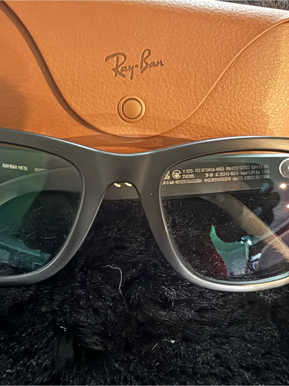 Ray-Ban Matte Black Smart Wayfarer Sunglasses with Gray Transition Lenses - Picture 3 of 3